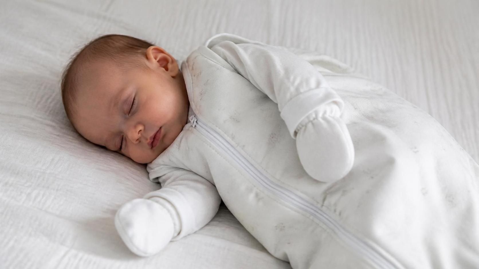 découvrez pourquoi les mains de votre bébé peuvent être froides et obtenez des conseils pratiques pour mieux comprendre et réagir à ce phénomène naturel.