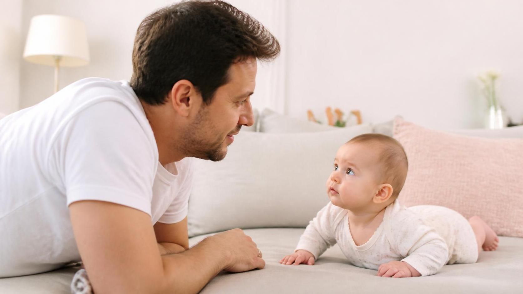 découvrez les secrets pour écouter et comprendre les besoins de votre bébé, renforcer votre lien et favoriser son développement dès les premiers mois.