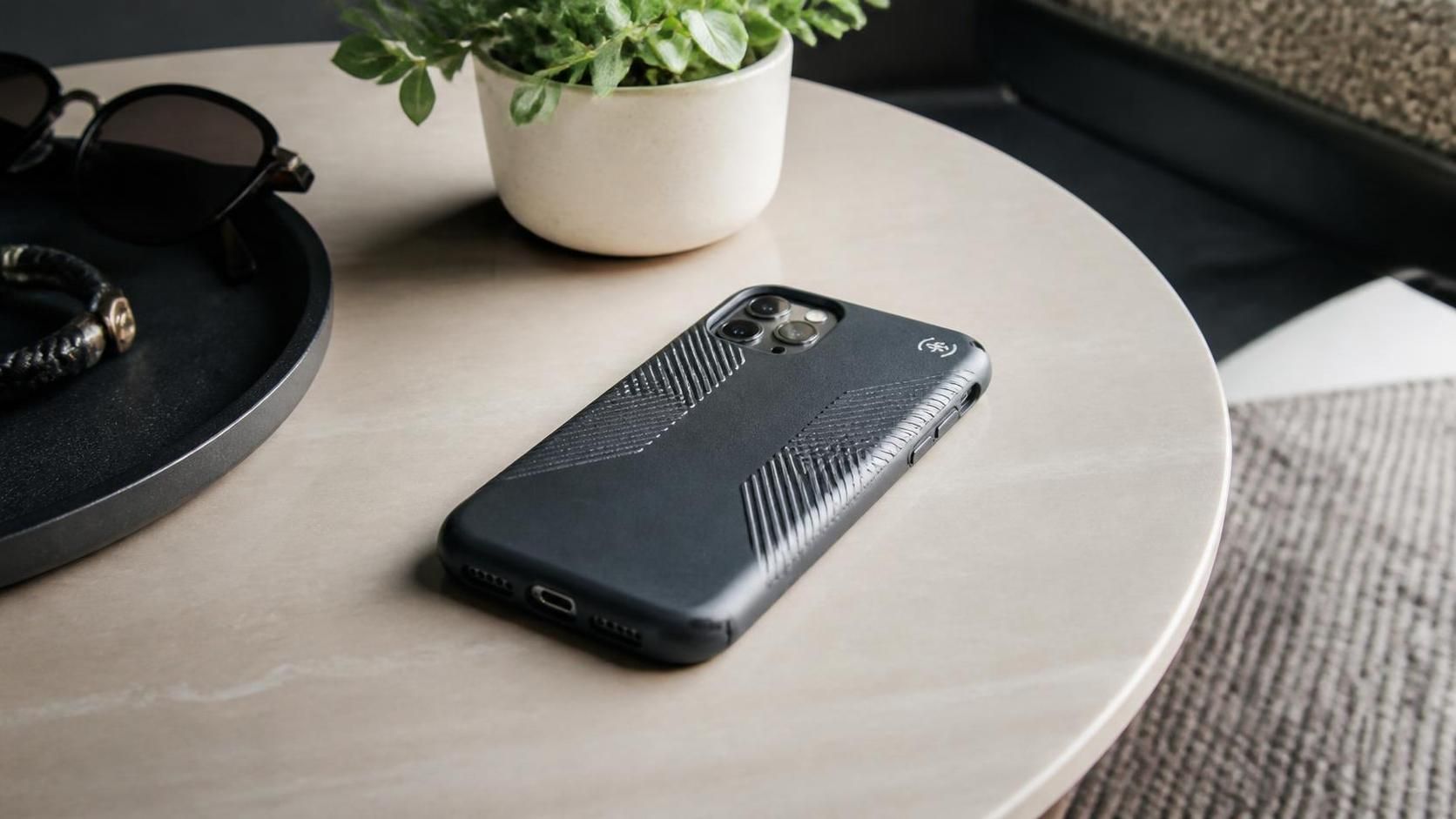 découvrez speck enceinte, l'accessoire parfait pour protéger votre téléphone avec élégance et robustesse, alliant design moderne et sécurité optimale.