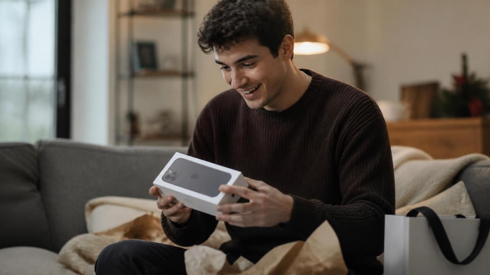 découvrez des idées cadeaux originales pour votre frère et apprenez à choisir le présent parfait qui correspond à ses goûts et sa personnalité.