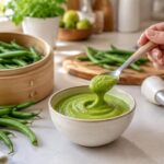 découvrez comment préparer facilement une purée de haricots verts pour bébé, avec des étapes simples pour obtenir une texture douce et adaptée.